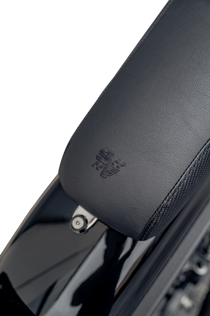 SLYFOX Drifter Seat for Dyna '96-'03 by SLYFOX - Black Vinyl with Slipstop and Carbon Fiber Accents (Part #4683A-slyfox)