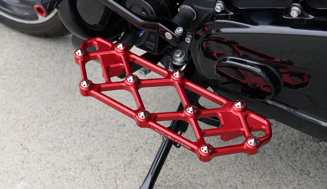 Arlen Ness Diamond Floorboards Deliver Aggressive Style and Maximum Traction