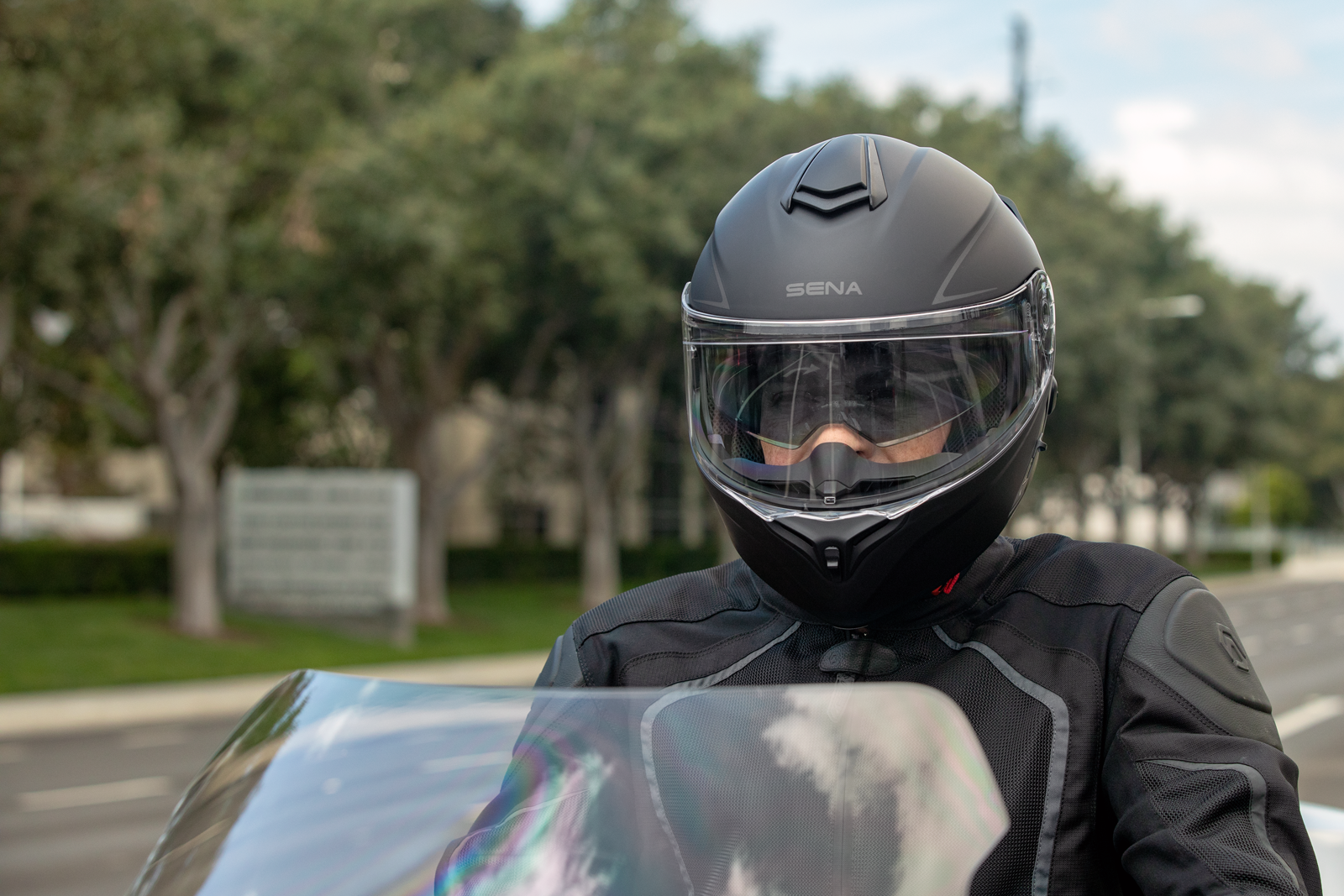 SENA Outrush R Helmet 2XL in Black - Model OUTRUSHR-MBXXL3