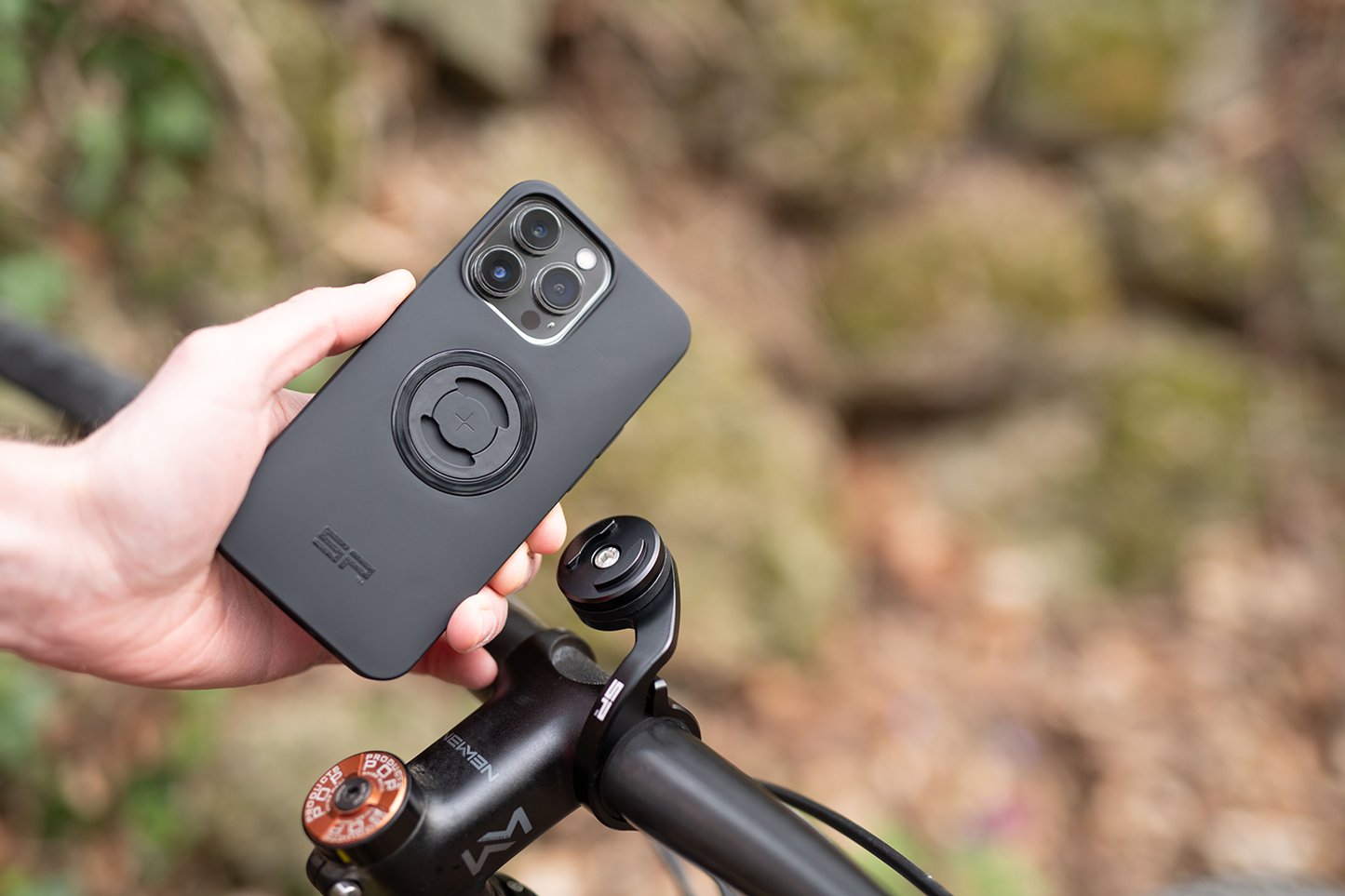 SP CONNECT Handlebar Mount Pro MTB - Part Number 53246 for Secure Smartphone Mounting on Mountain and Gravel Bikes