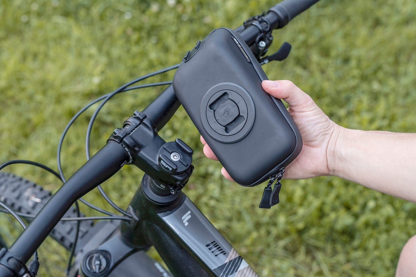 SP CONNECT Wedge Case Set SPC+ 52827 – Versatile Handlebar Storage Solution for Bikes