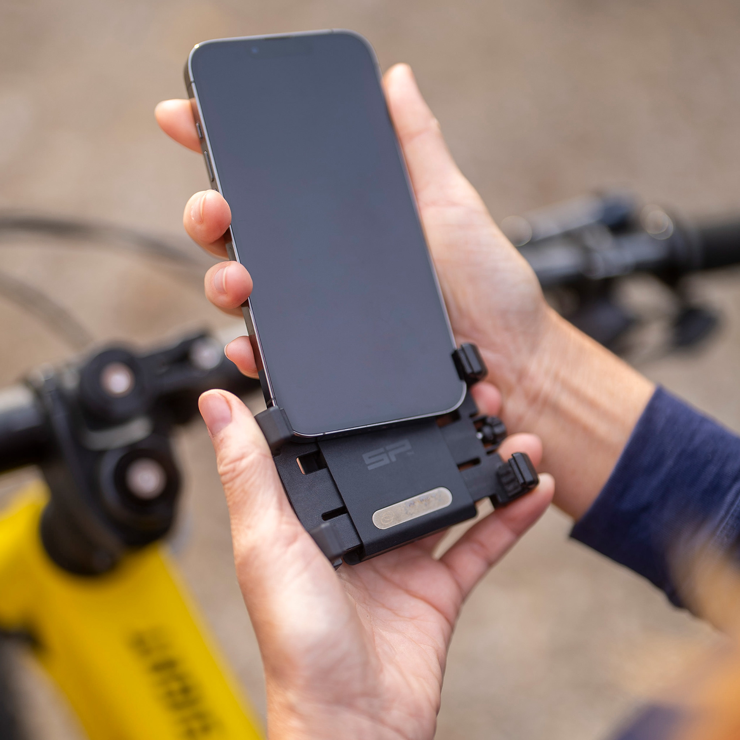 SP CONNECT SPC+ Universal Phone Clamp Max 52657 – Secure Smartphone Mounting Solution