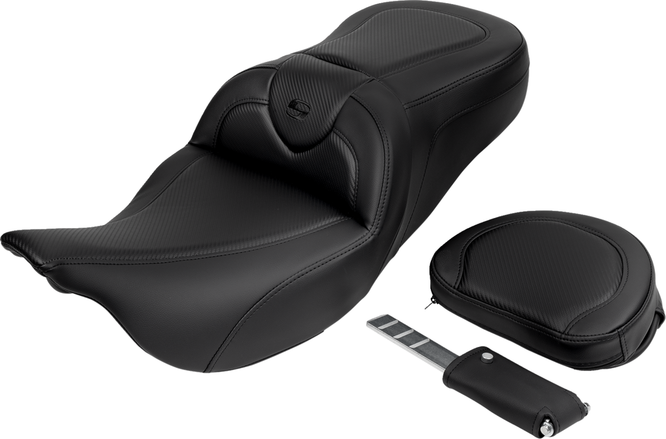 SADDLEMEN Roadsofa™ Seat with Backrest for Harley FL '08-'19 – Carbon Fiber, Black Stitch, Part 808-07B-185B0