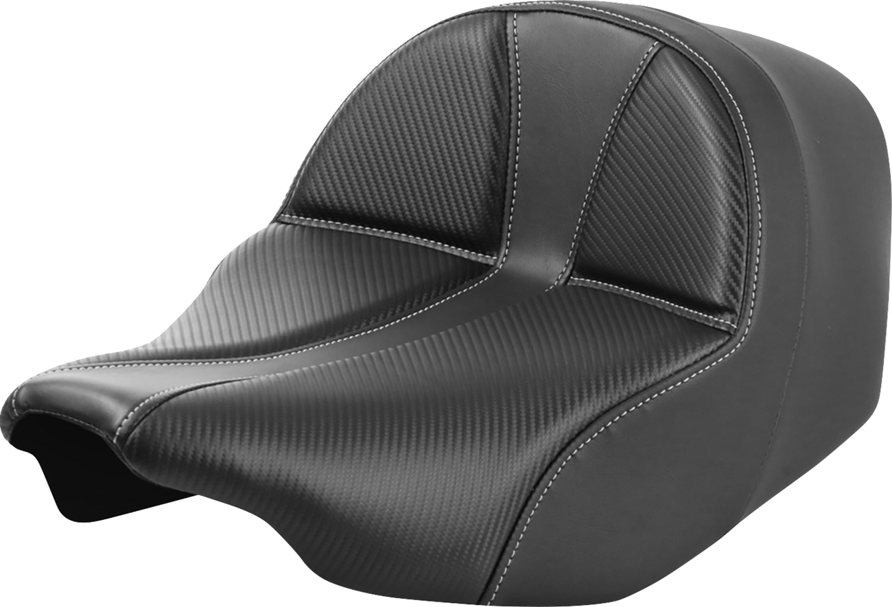 SADDLEMEN Dominator Solo Seat with SaddleGel™ for FLT/FLH 2023-2024 – Carbon Fiber Finish with Silver Stitch Part 823-07-0042