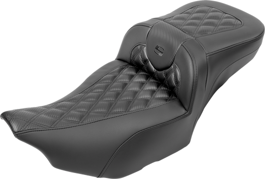 SADDLEMEN Roadsofa™ Extended Reach Seat for FLTR/FLHX 2023-2024 with Carbon Fiber Finish and Lattice Stitch