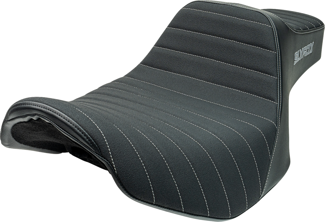 SLYFOX High Noon Seat - Vinyl with Classic Stitch and Gray Logo for FLH/FLT 2023-2024 – Part Number 4704B-SlyFox