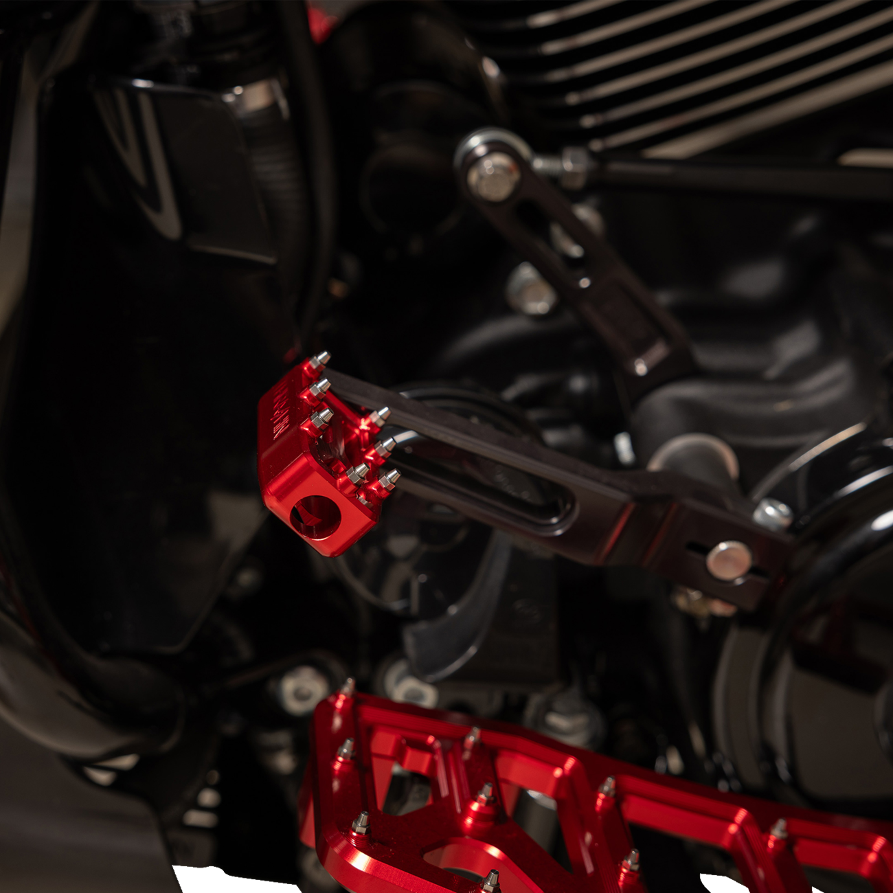 THRASHIN SUPPLY CO. Aggressor Shifter Peg - Red TSC-2101-2