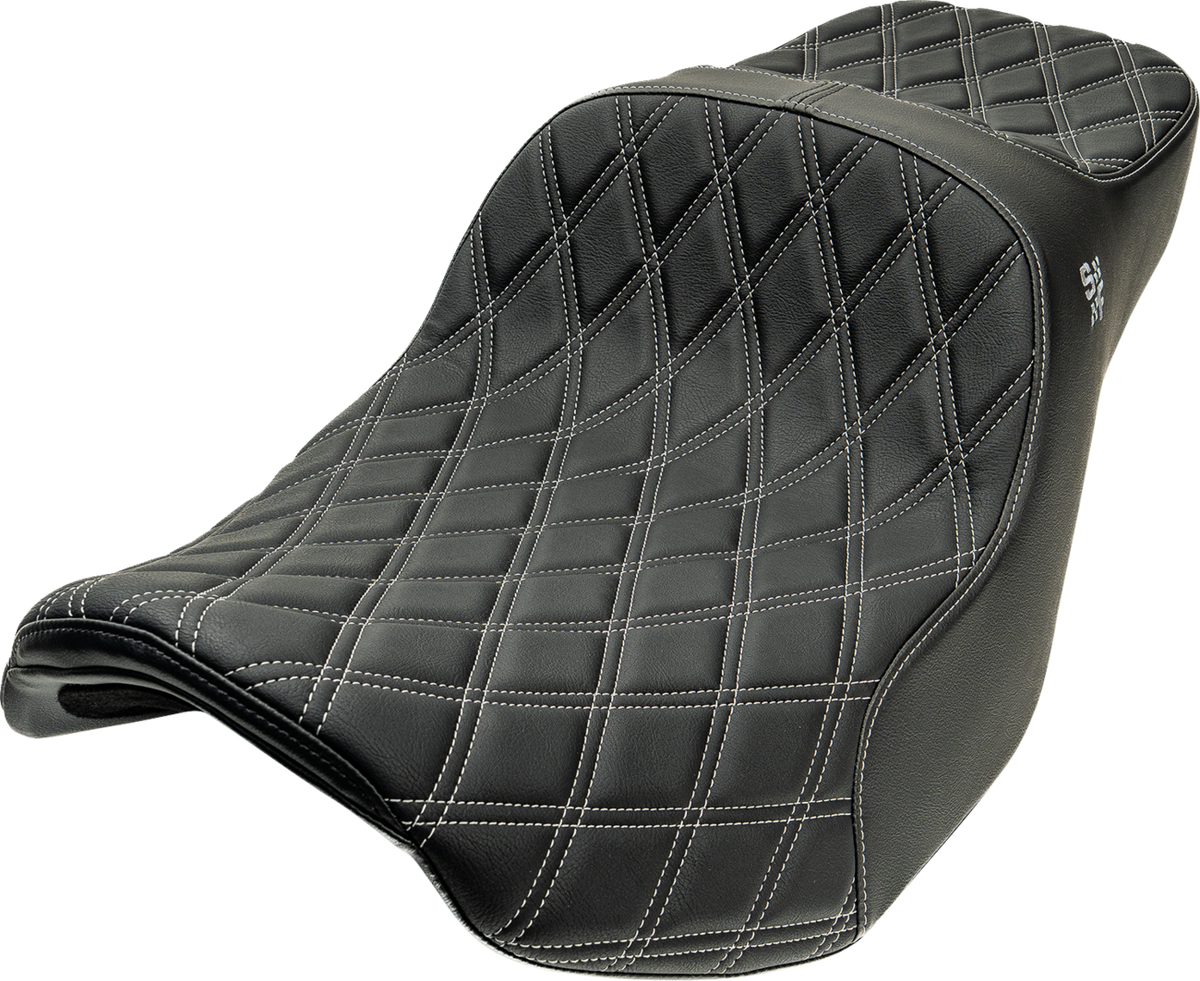 SLYFOX Chariot Seat with Silver Double-Diamond Stitch, Silver Logo for Harley-Davidson FLH/FLT 2009-2023.5, Part 4723D