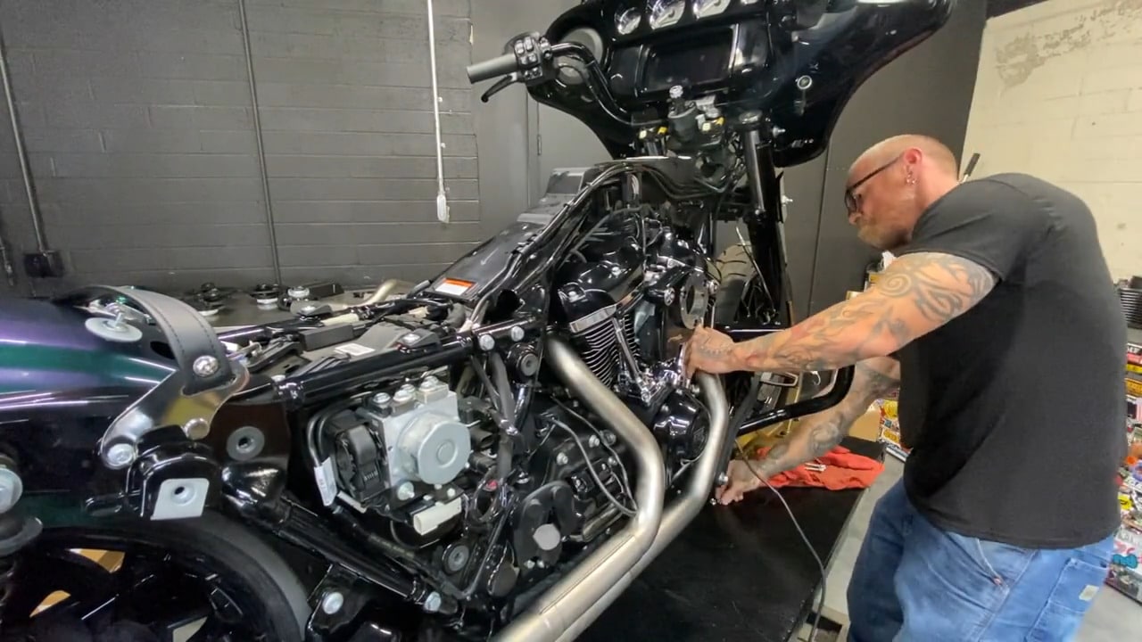 131ci Harley-Davidson Street Glide Build | VTV Ride Wrench Review