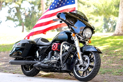 vance and hines harley bagger parked