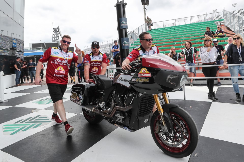 king of the baggers indian challenger at track with s&s