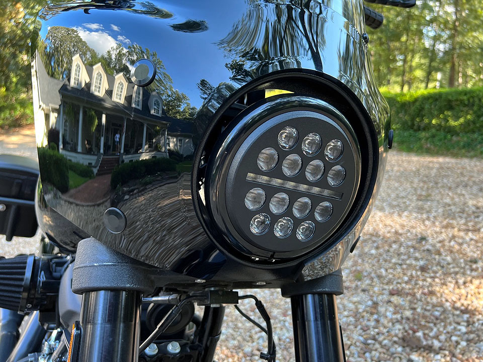 original garage moto led headlight on softail