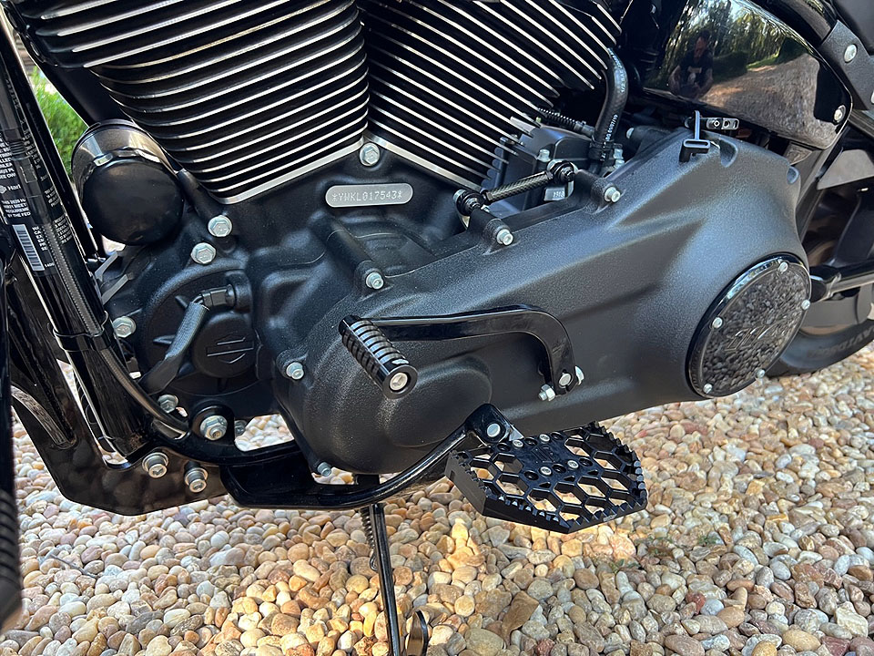 original garage moto foot controls on softail
